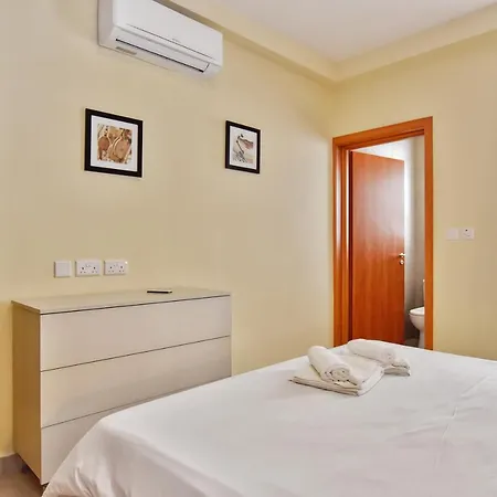 101 Moroni By Cast Renting Gżira