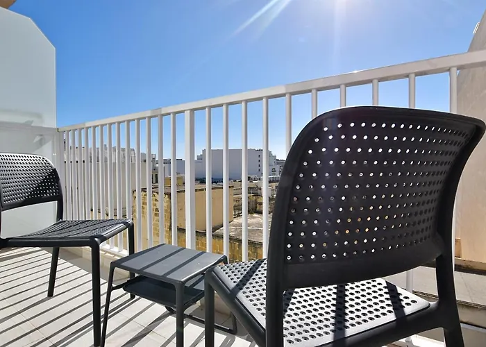 101 Moroni By Cast Renting Gzira