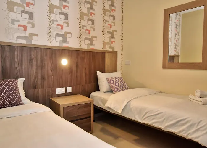 101 Moroni By Cast Renting Gzira